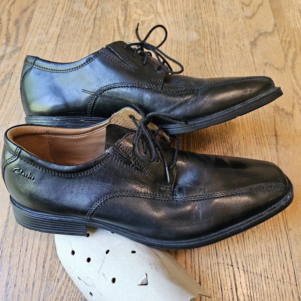Clarks Black Lace-up Oxfords Men's Size 10.5W